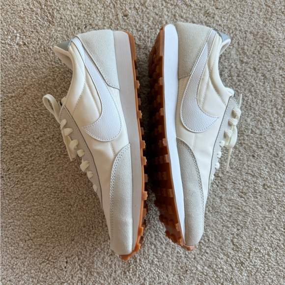 Nike Shoes - Picture 3 of 7